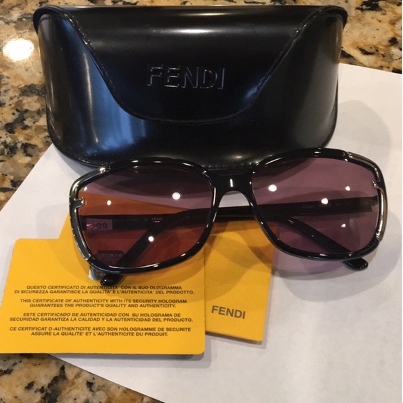 Fendi Accessories - FENDI BLACK SUNGLASSES
